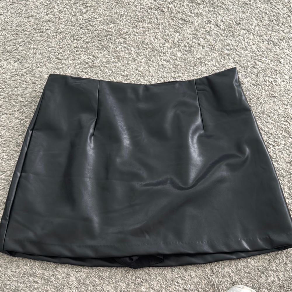 Abercrombie Black vegan leather Mini skort